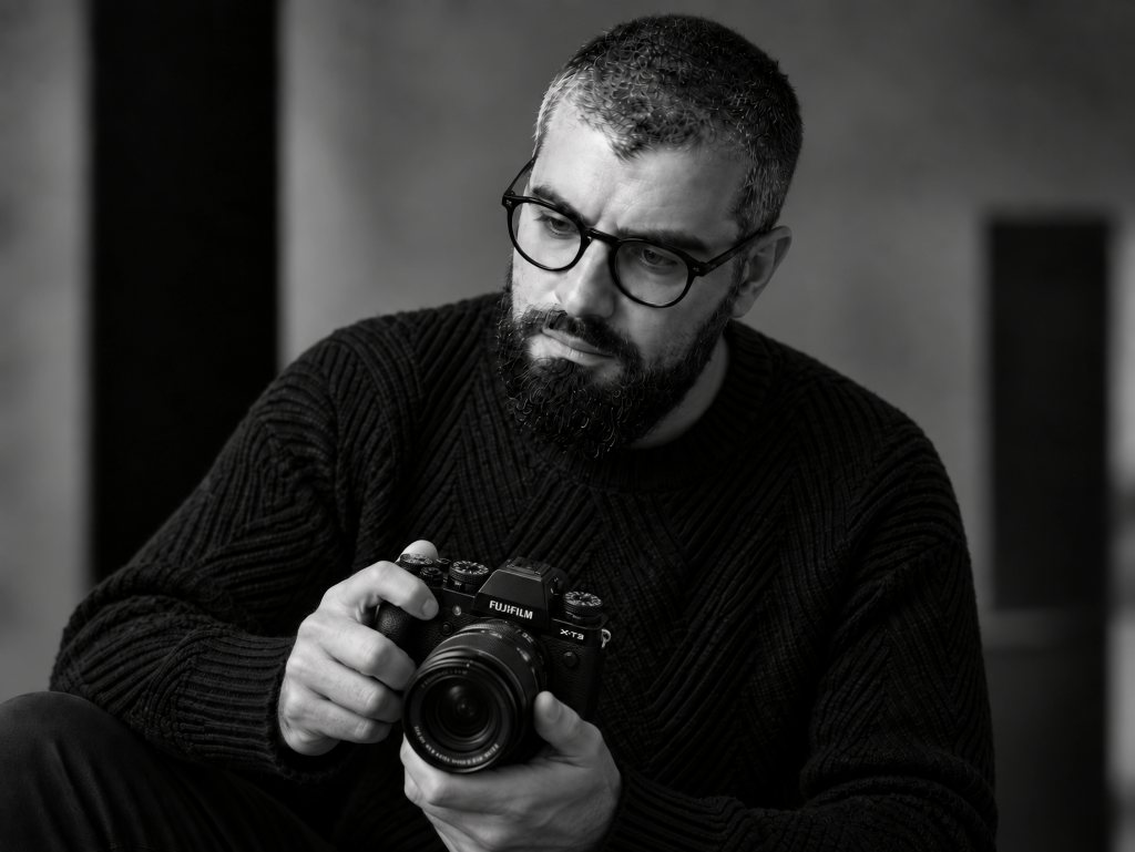 Fotografo ritrattista a Firenze e Scandicci con macchina fotografica analogica